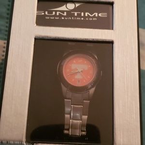 Tennessee Volunteers watch with new battery